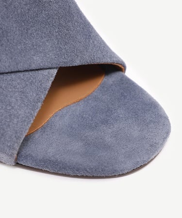  YARGICI Yumuşak Tabanlı Çapraz Deri Topuklu Terlik