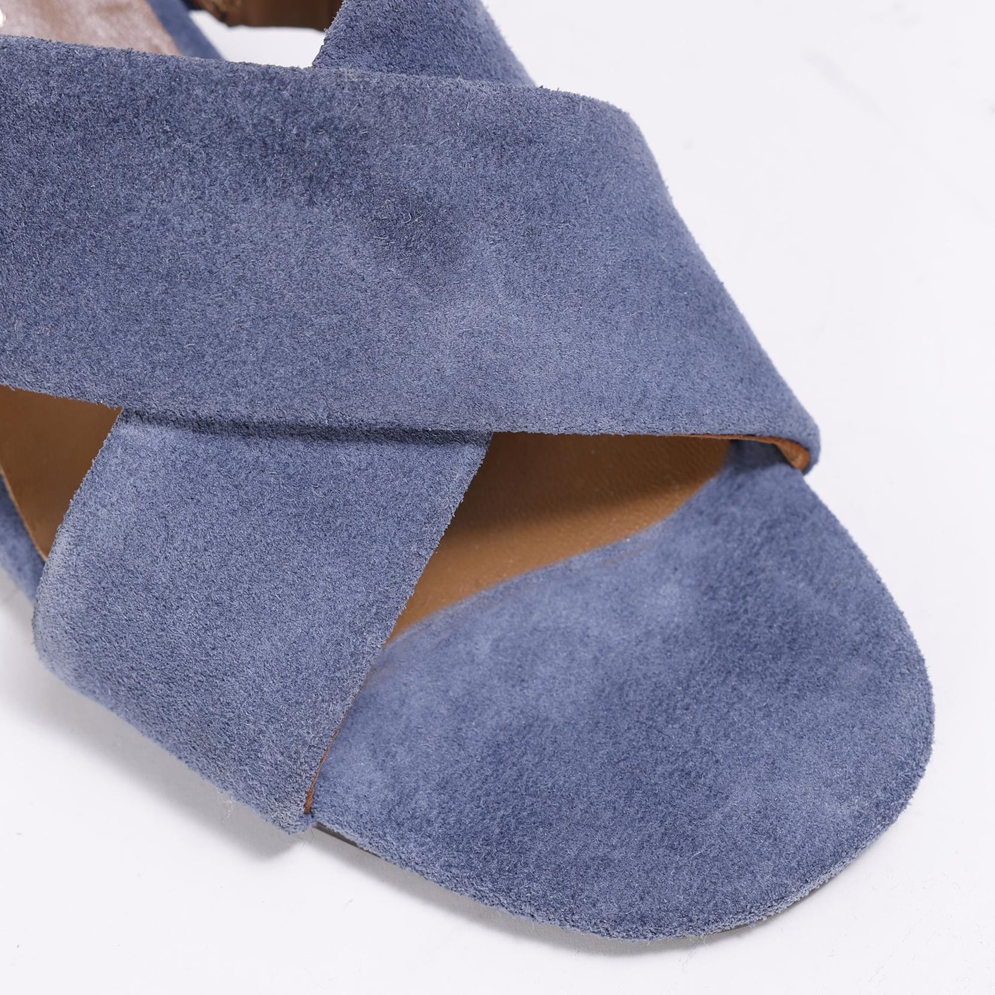 YARGICI Yumuşak Tabanlı Çapraz Deri Topuklu Terlik