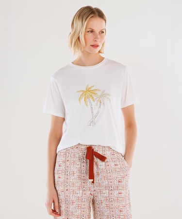  YARGICI Nakış Detaylı Bisiklet Yaka Kısa Kollu T-shirt