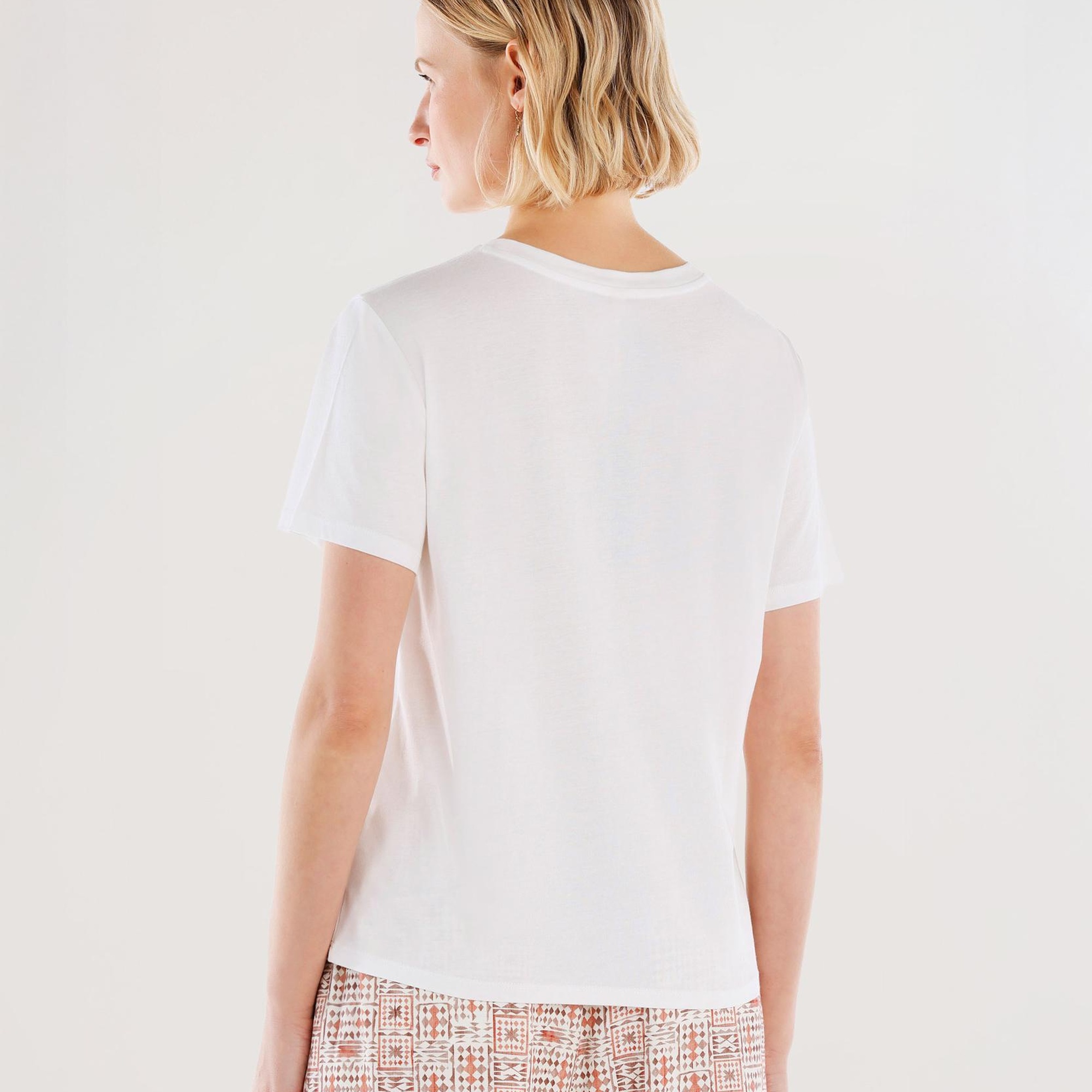 YARGICI Nakış Detaylı Bisiklet Yaka Kısa Kollu T-shirt