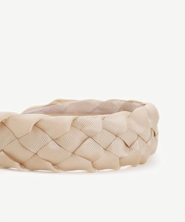  YARGICI Örgü Detaylı Taç