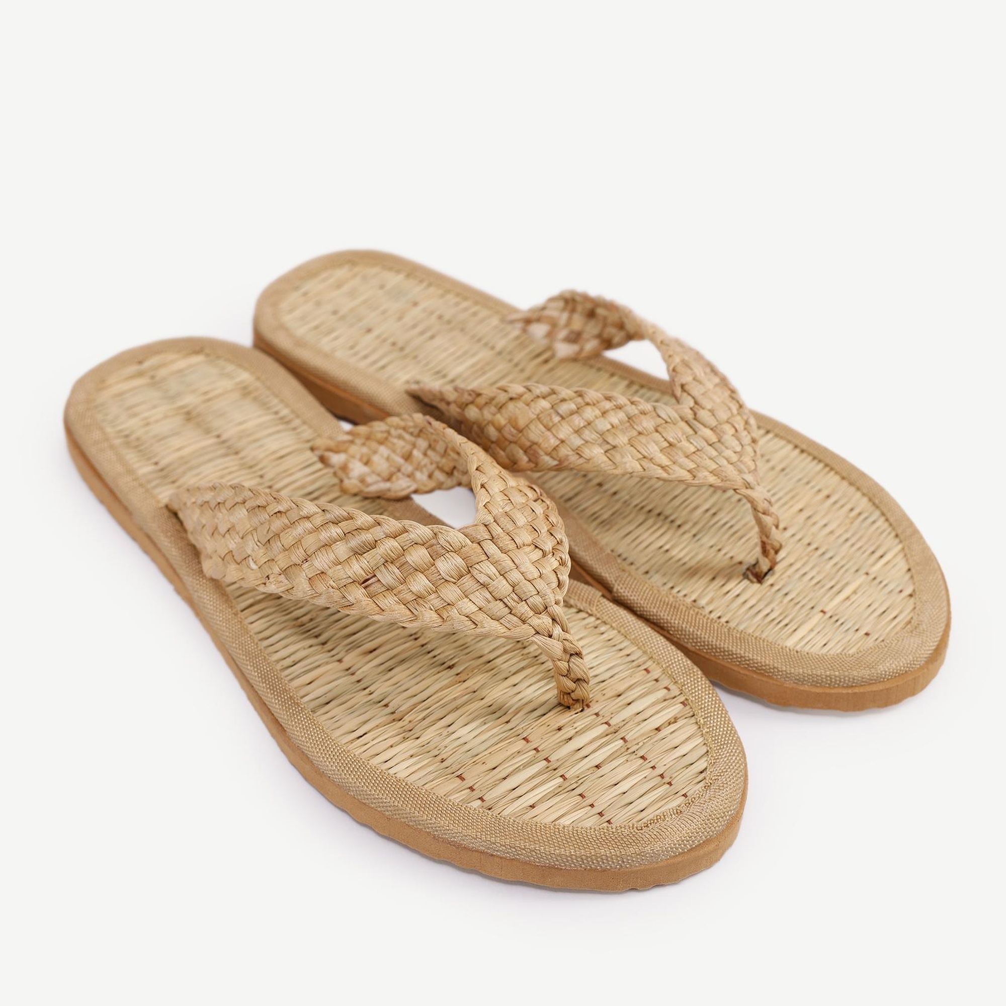 YARGICI Su Sümbülü Yaprağından Örülmüş Hasır Terlik