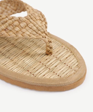  YARGICI Su Sümbülü Yaprağından Örülmüş Hasır Terlik