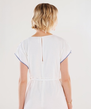  YARGICI Nakış Detaylı Kemerli Kısa Kollu Tulum