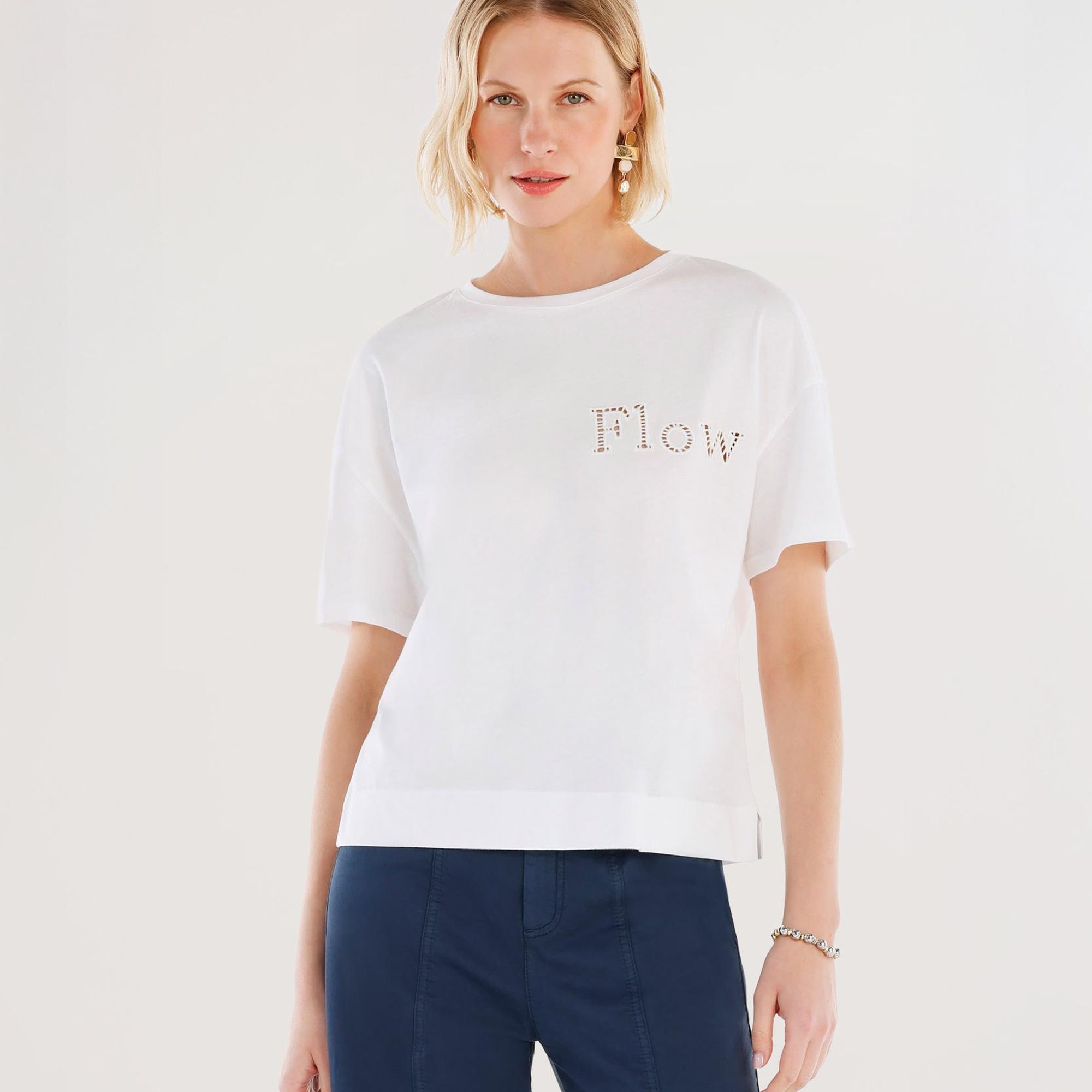 YARGICI Nakış Detaylı Bisiklet Yaka Kısa Kollu T-shirt