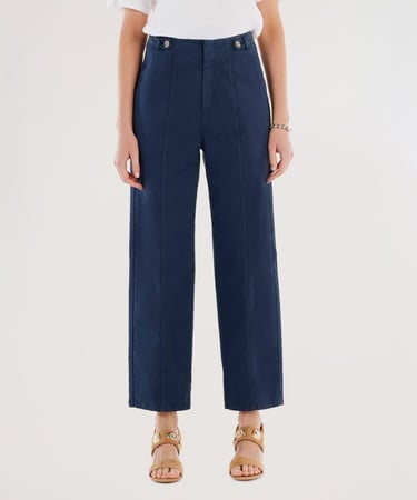  YARGICI Kemer Detaylı Normal Bel Düz Kesim Pantolon