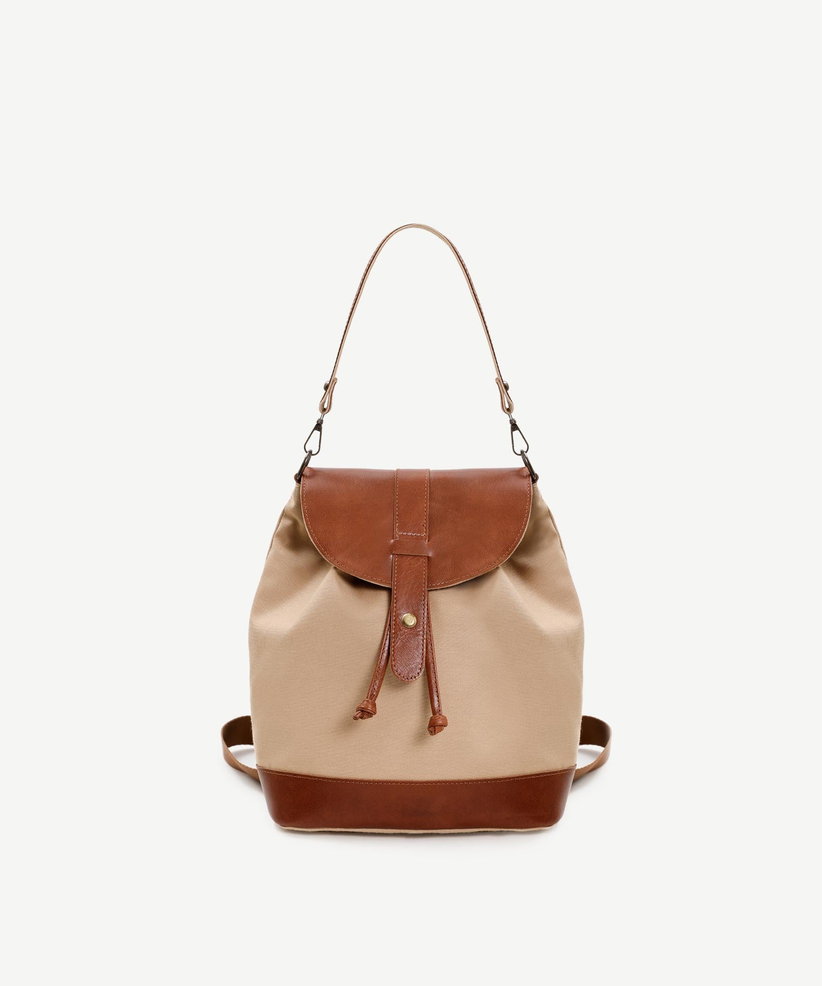  Kapak Detaylı Deri Garnili Canvas Sırt Çantası