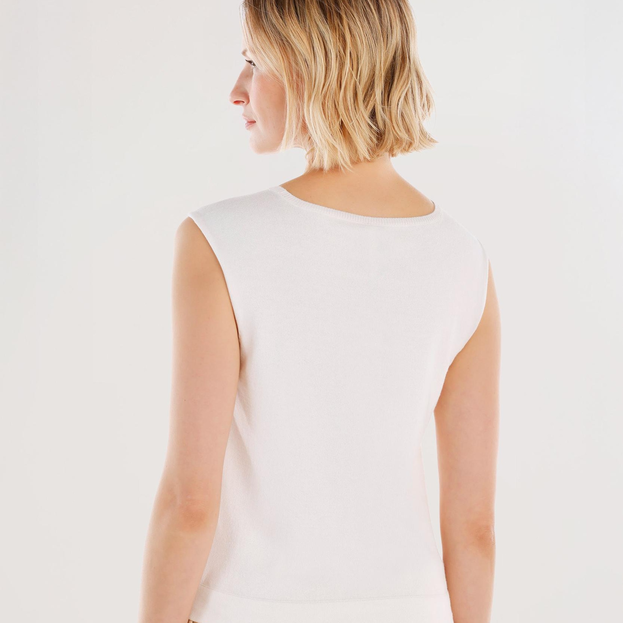 YARGICI Bisiklet Yakalı Kolsuz Triko