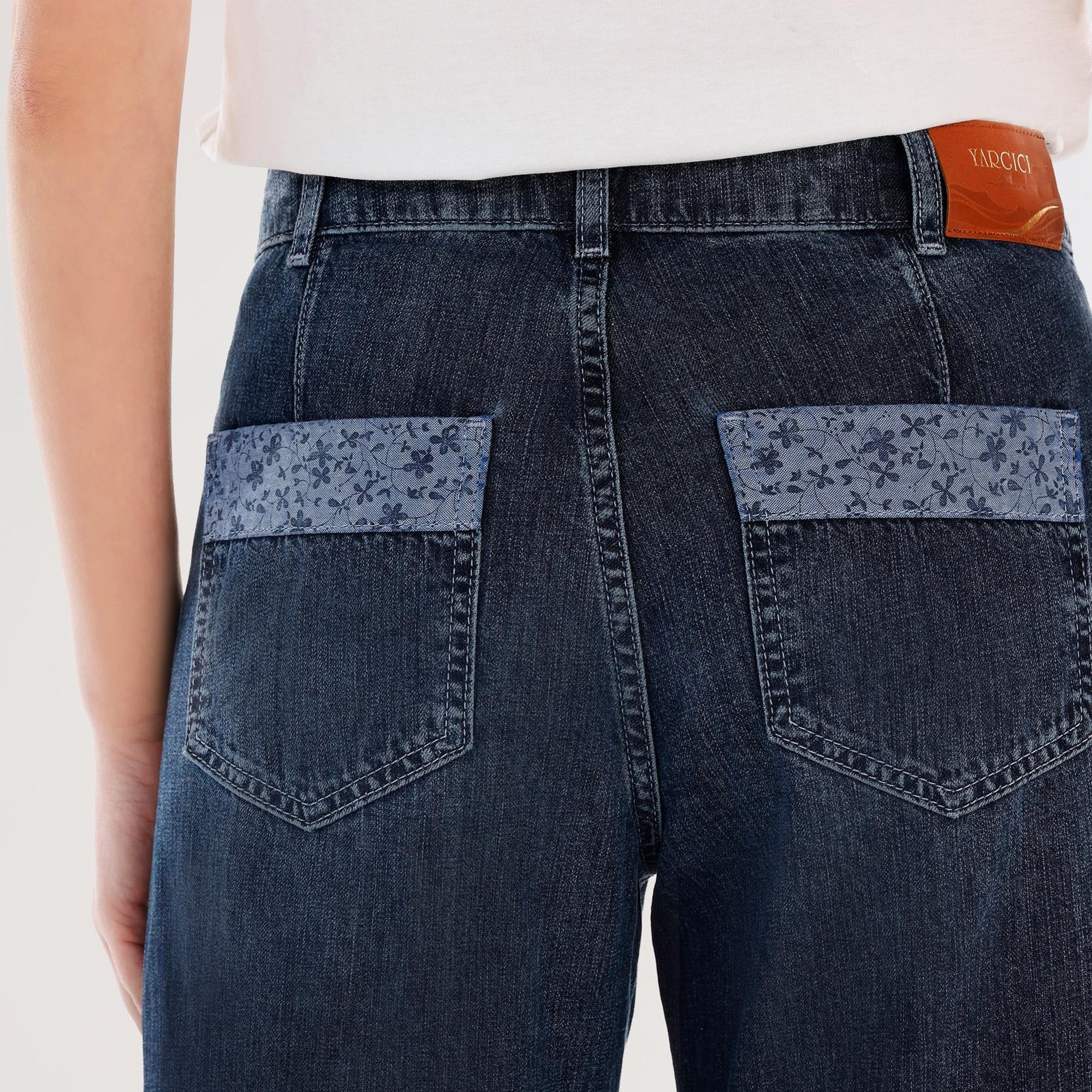 YARGICI Arka Cep Detaylı Geniş Fit Denim Pantolon
