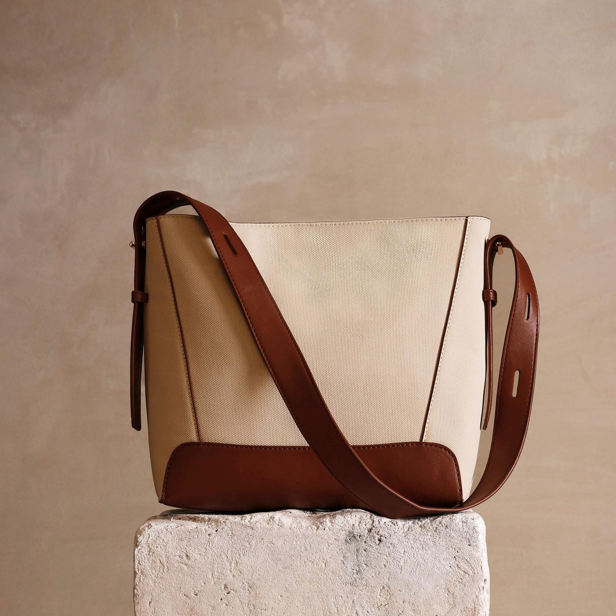 YARGICI Kontrast Detaylı Omuz Çantası