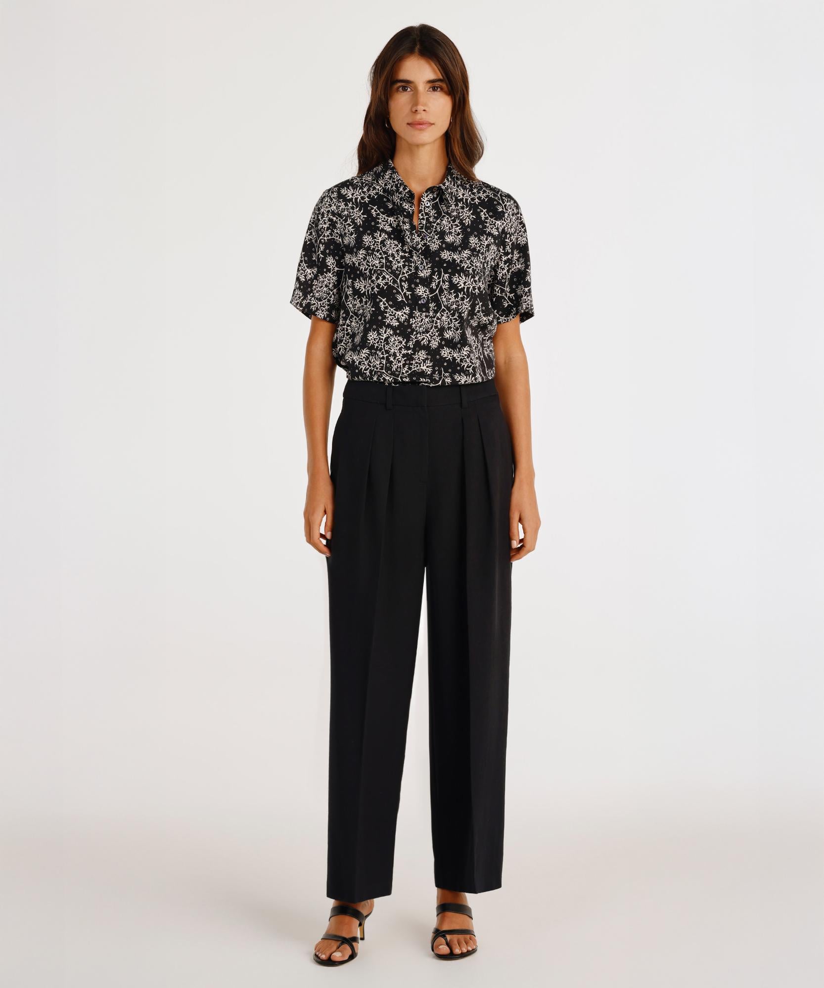  YARGICI Rahat Kalıp Önü Kancalı Pantolon