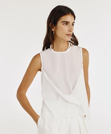  YARGICI Önü Detaylı Kolsuz Bluz