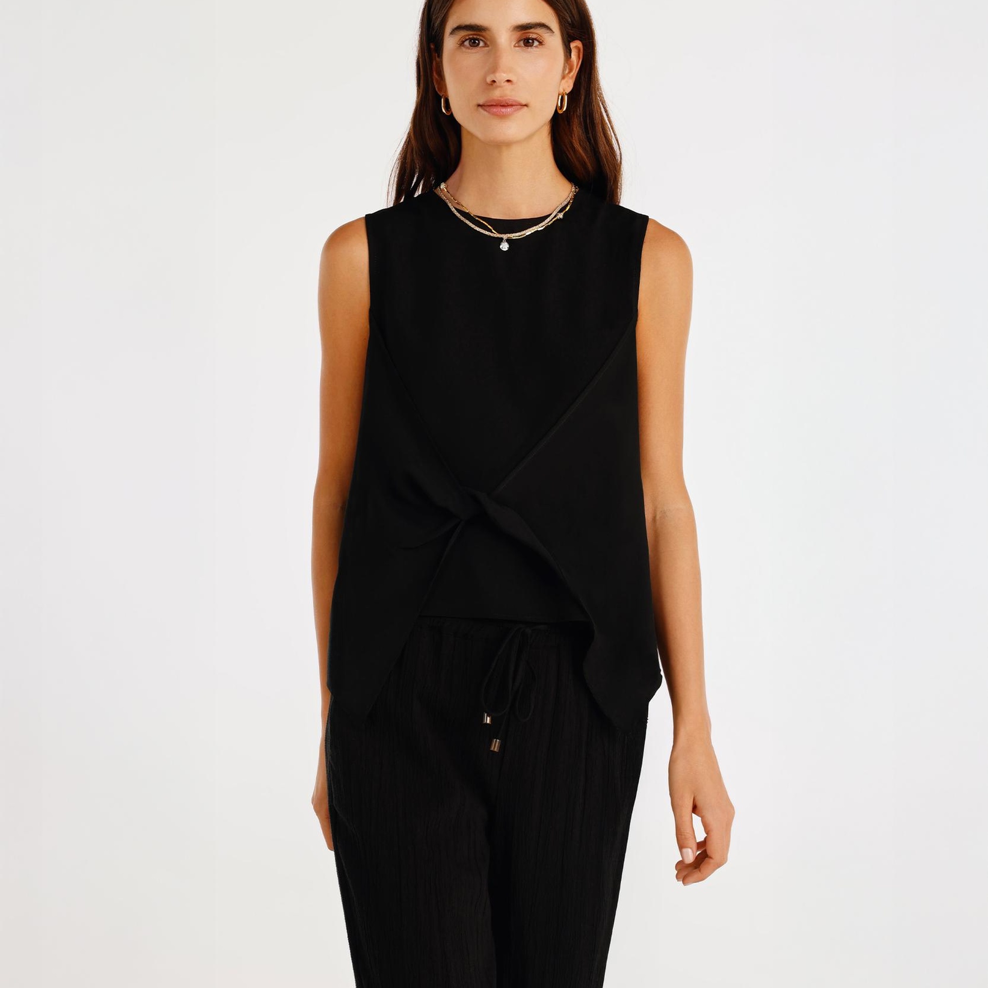 YARGICI Önü Detaylı Kolsuz Bluz