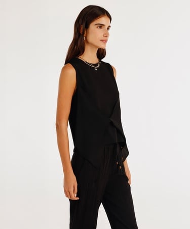  YARGICI Önü Detaylı Kolsuz Bluz