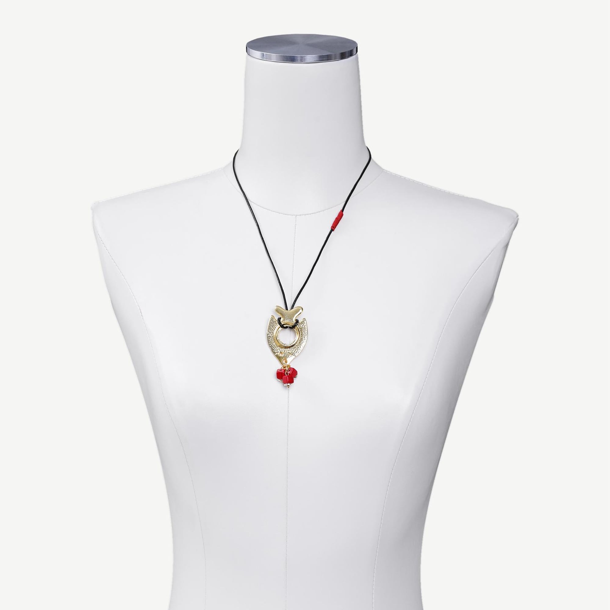 YARGICI Balık Uç Detaylı Deri İp Kolye