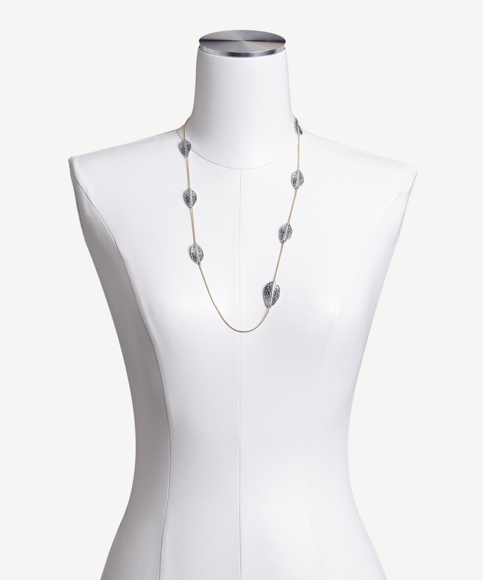 YARGICI Yaprak Detaylı Uzun Kolye