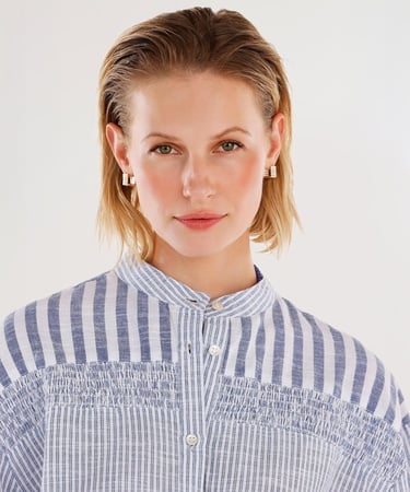  YARGICI Dik Yakalı Gömlek