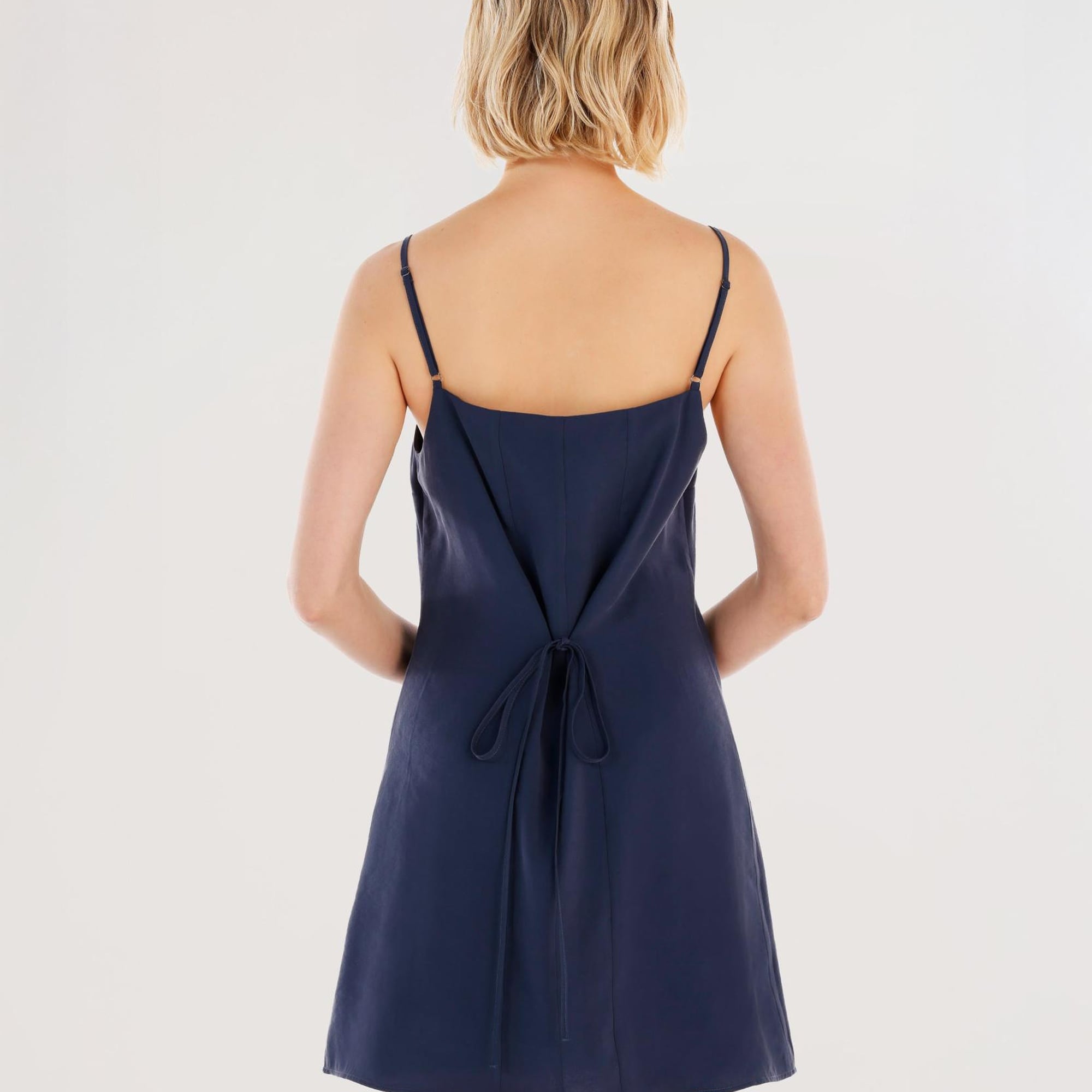 YARGICI Askılı Kemer Detaylı Mini Elbise