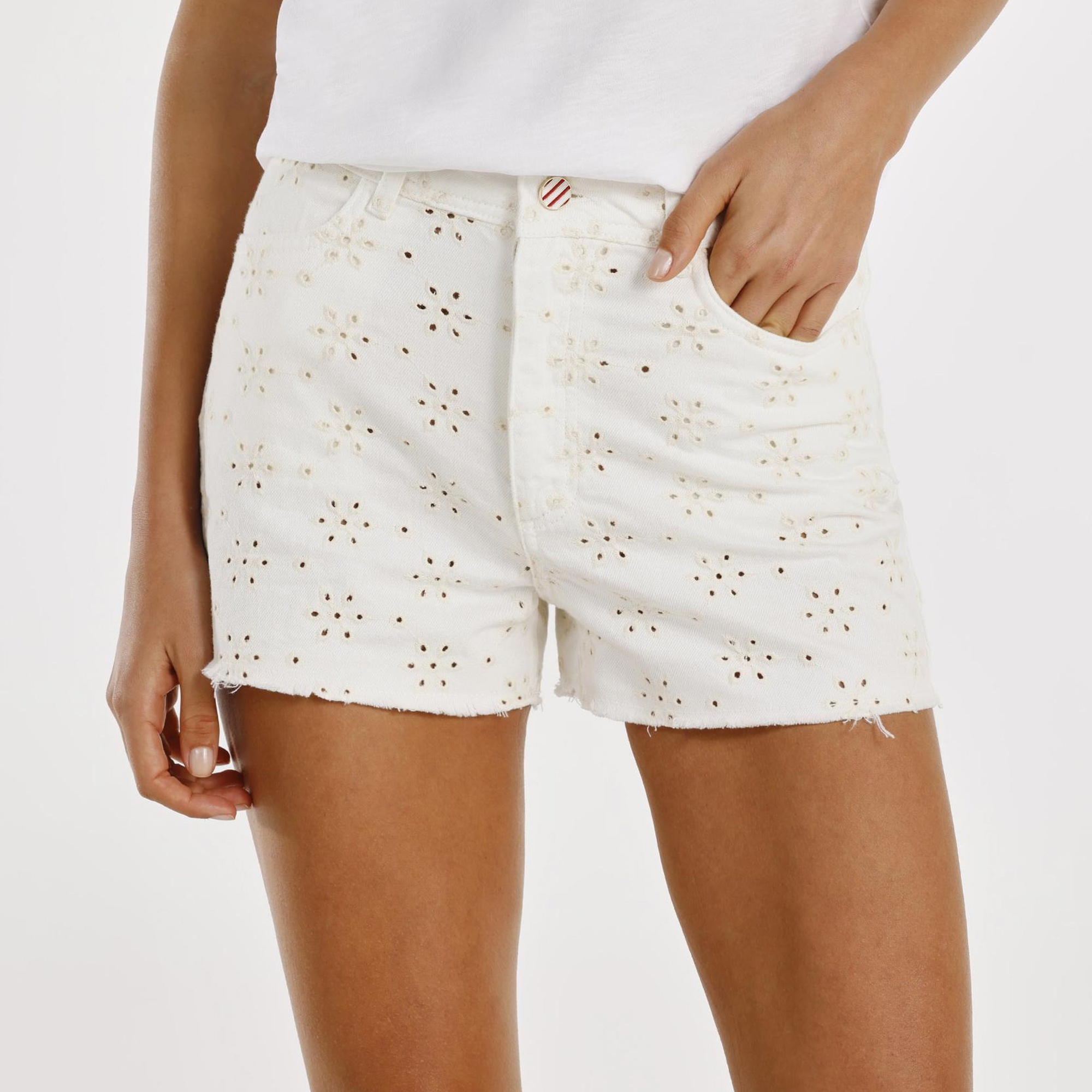 YARGICI Nakış Detaylı Denim Şort