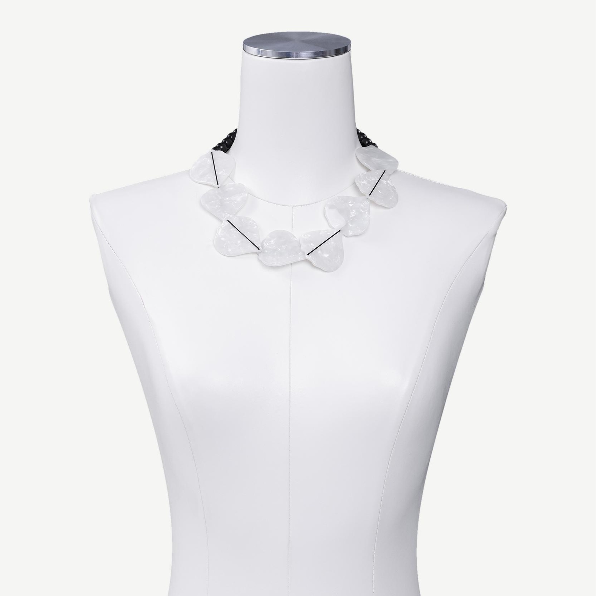 YARGICI Uzun Akrilik Kolye