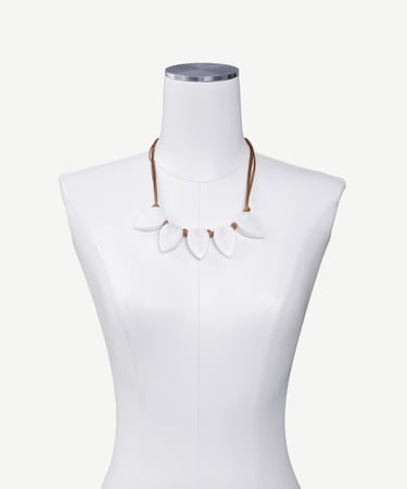  YARGICI Akrilik Taş Detaylı İp Kolye