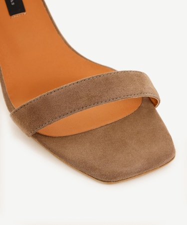  YARGICI Tek Bantlı Deri Topuklu Ayakkabı