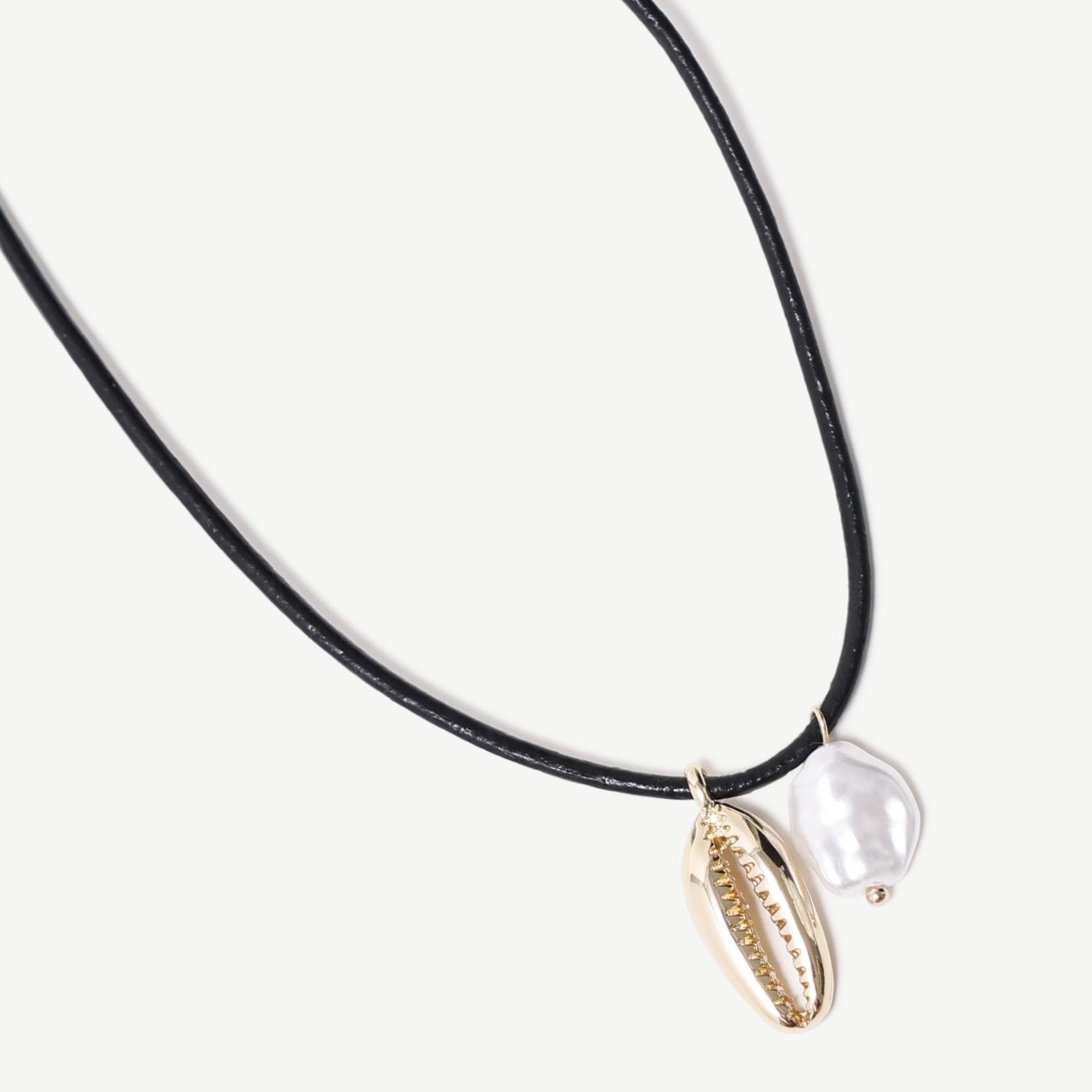 YARGICI Uç Ve Kapama Detaylı Kolye