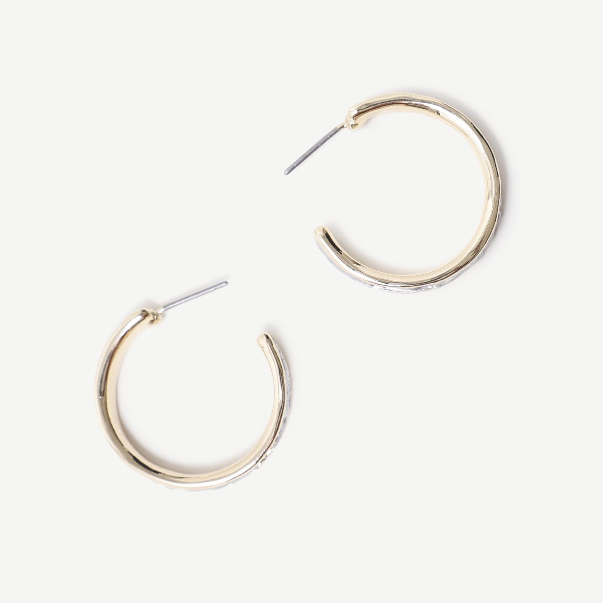 YARGICI Dokulu Halka Küpe