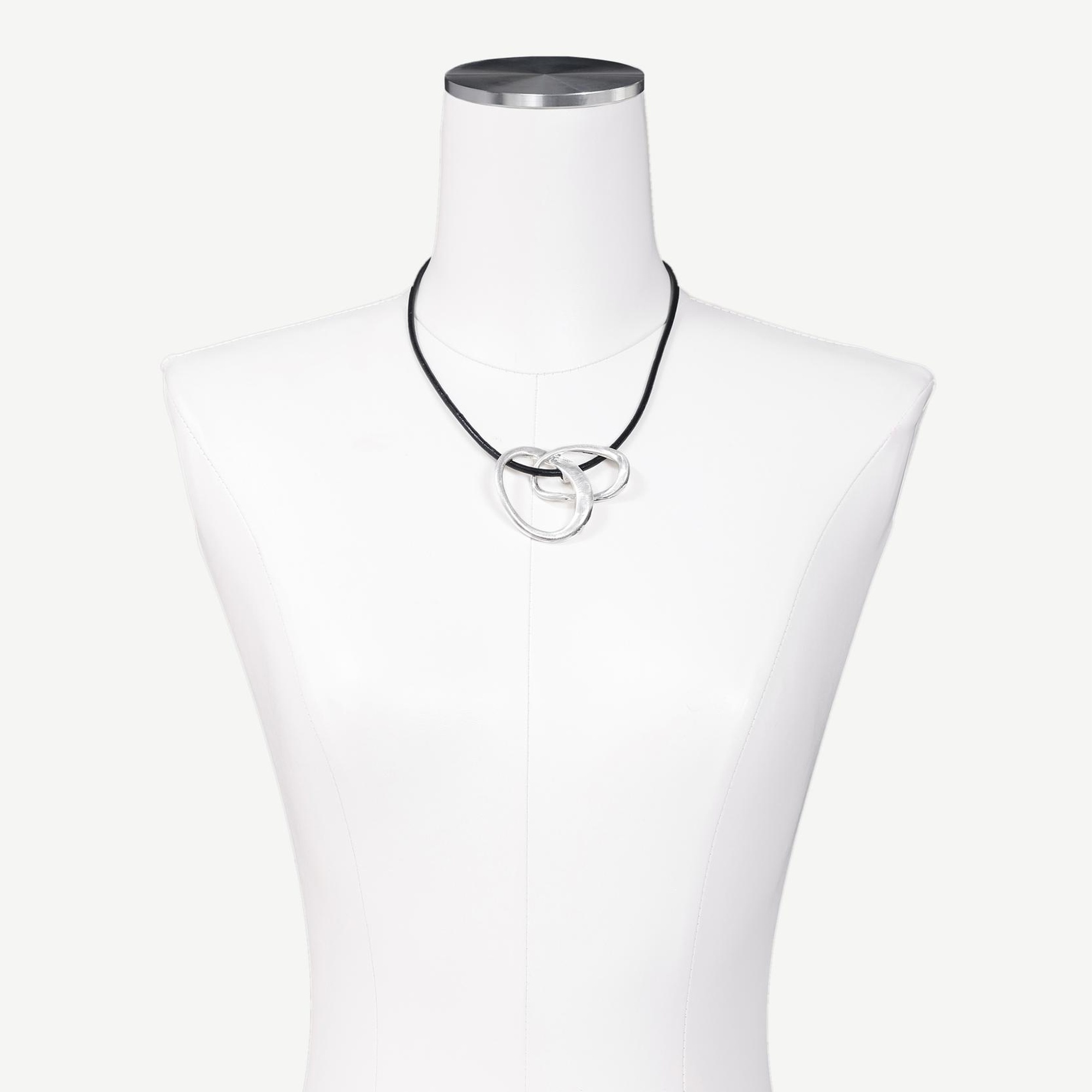 YARGICI Halka Aksesuarlı Kolye