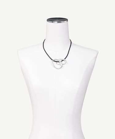  YARGICI Halka Aksesuarlı Kolye