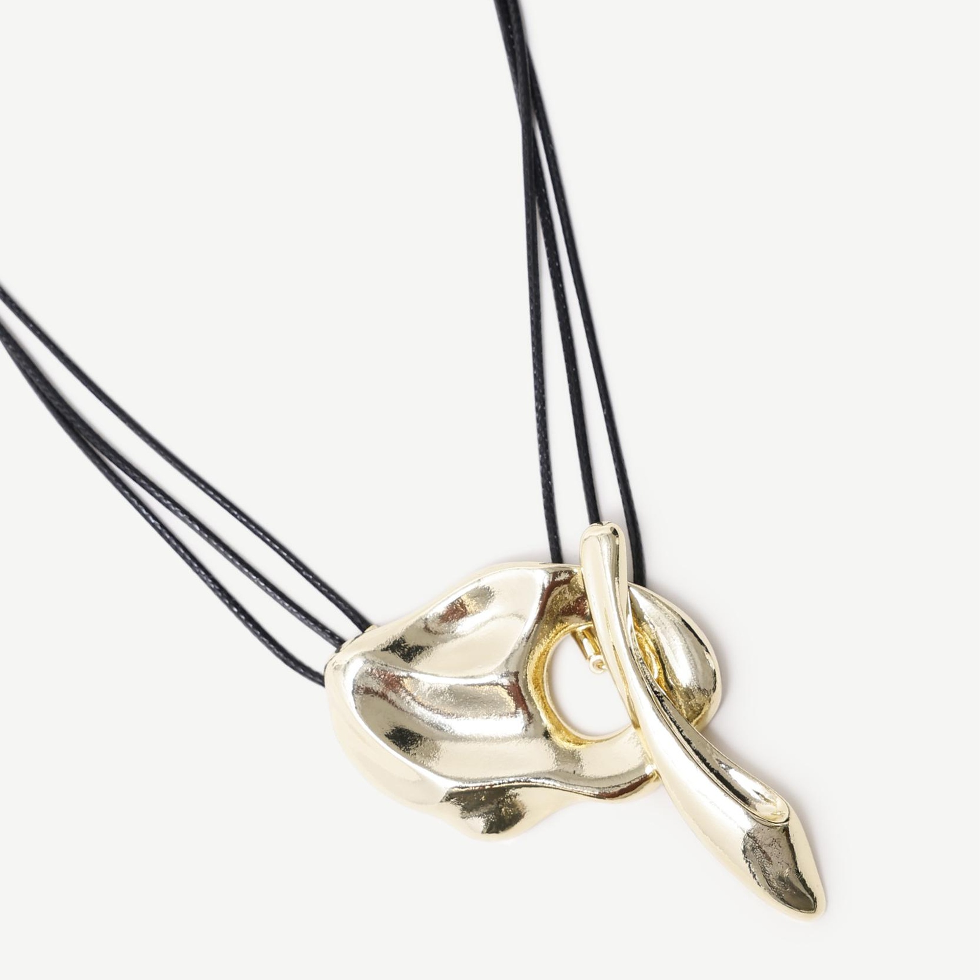 YARGICI Metal Aksesuarlın İp Kolye