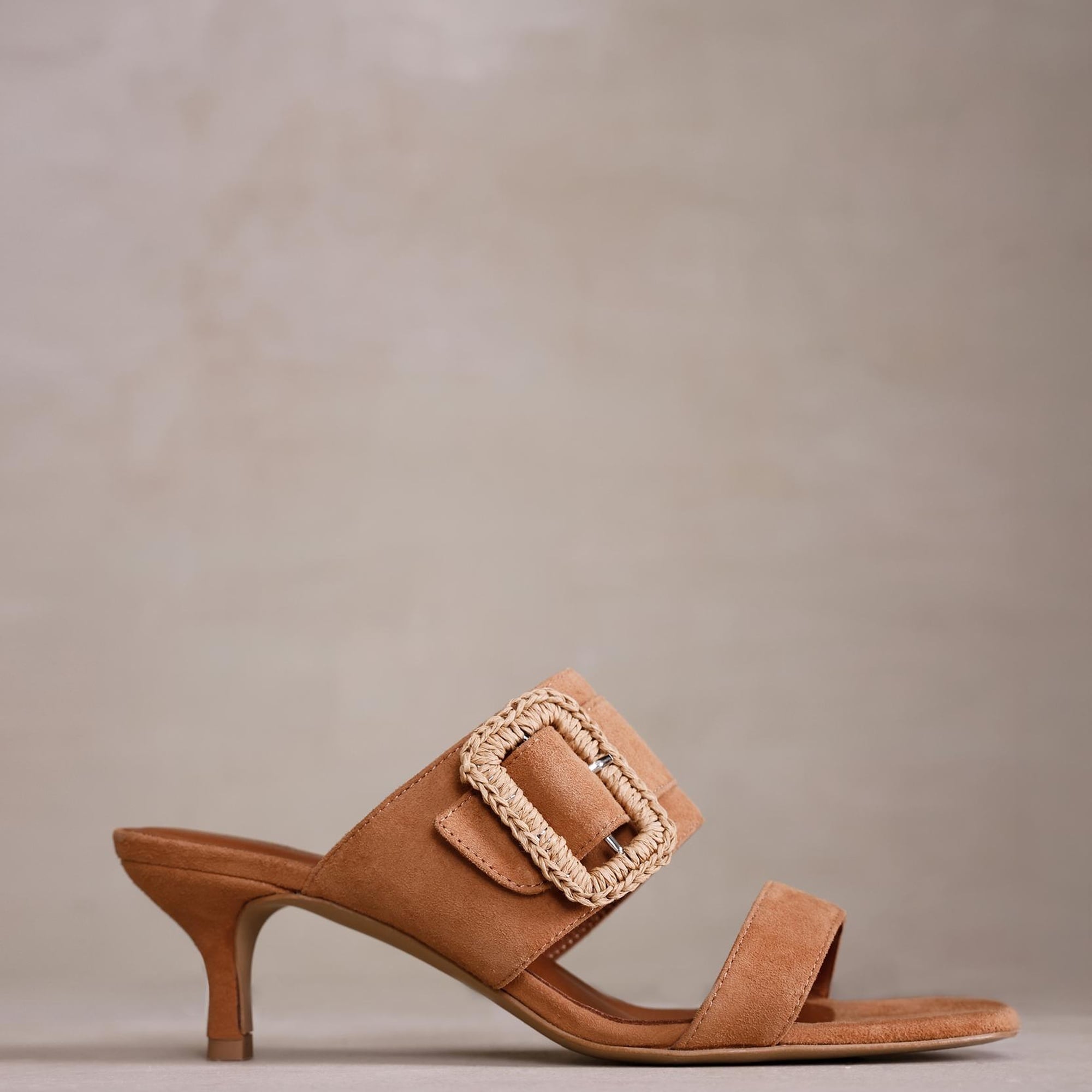 YARGICI Toka Detaylı Deri Topuklu Terlik