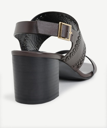  Lazer Kesim Deri Topuklu Ayakkabı