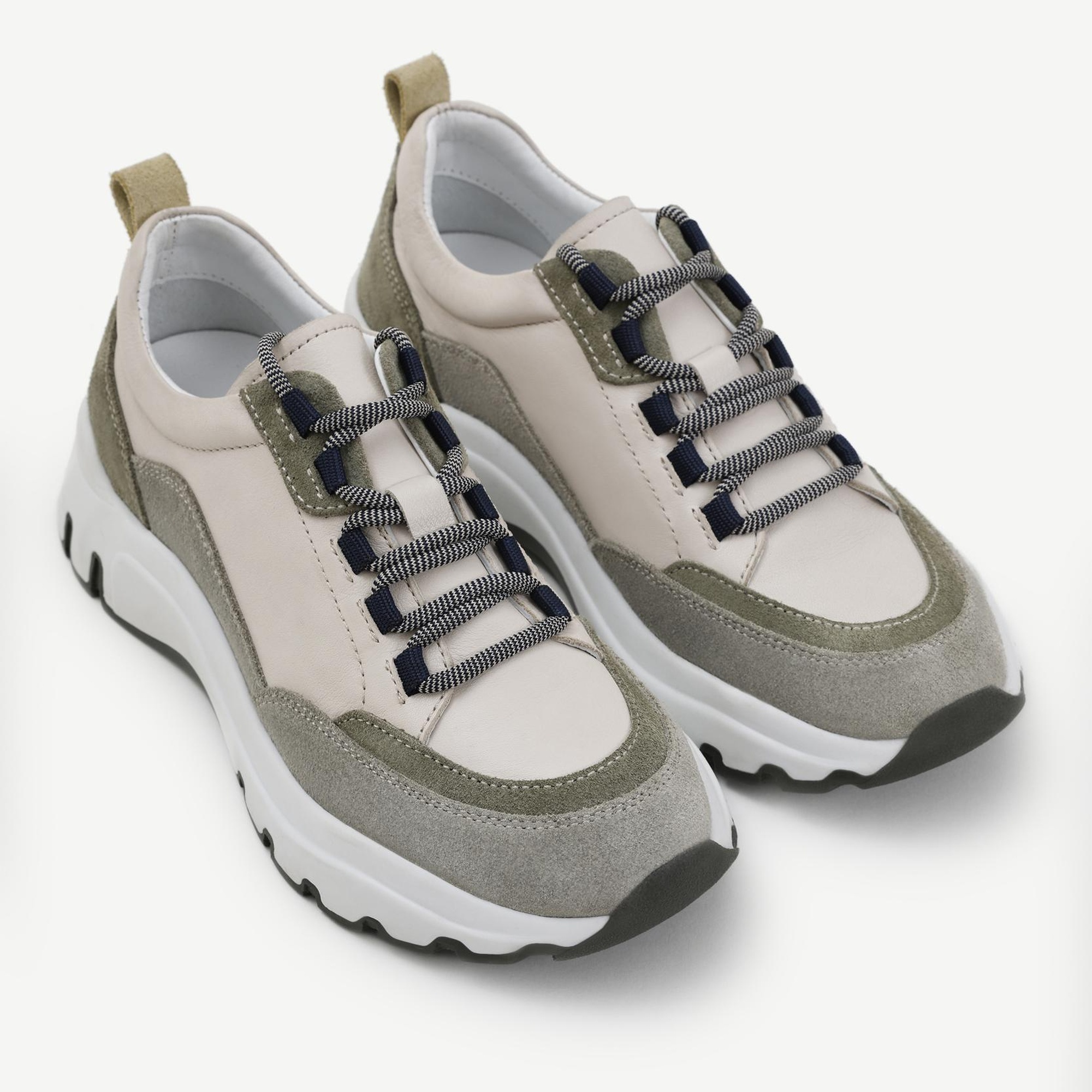 YARGICI Kalın Tabanlı Deri Spor Ayakkabı