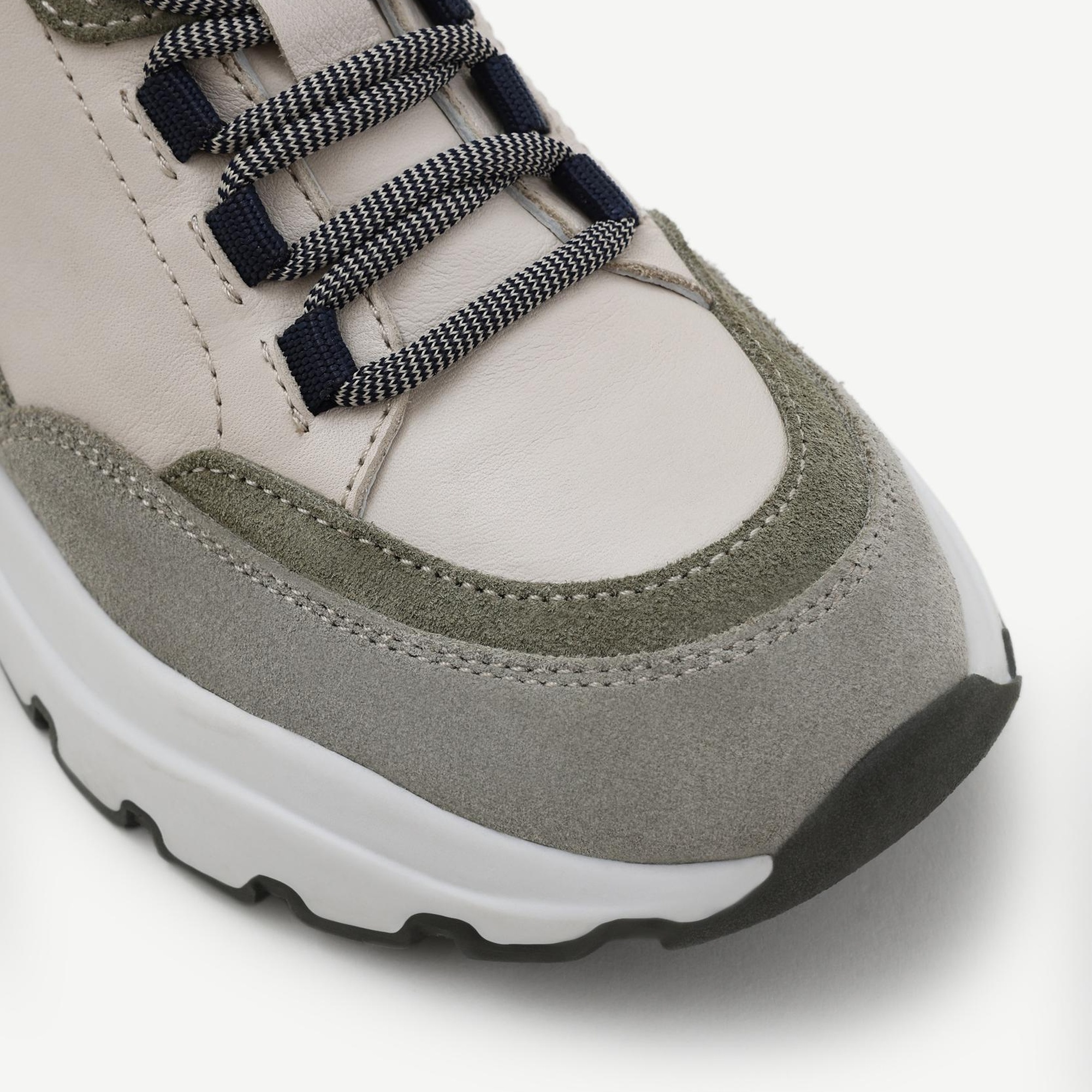 YARGICI Kalın Tabanlı Deri Spor Ayakkabı