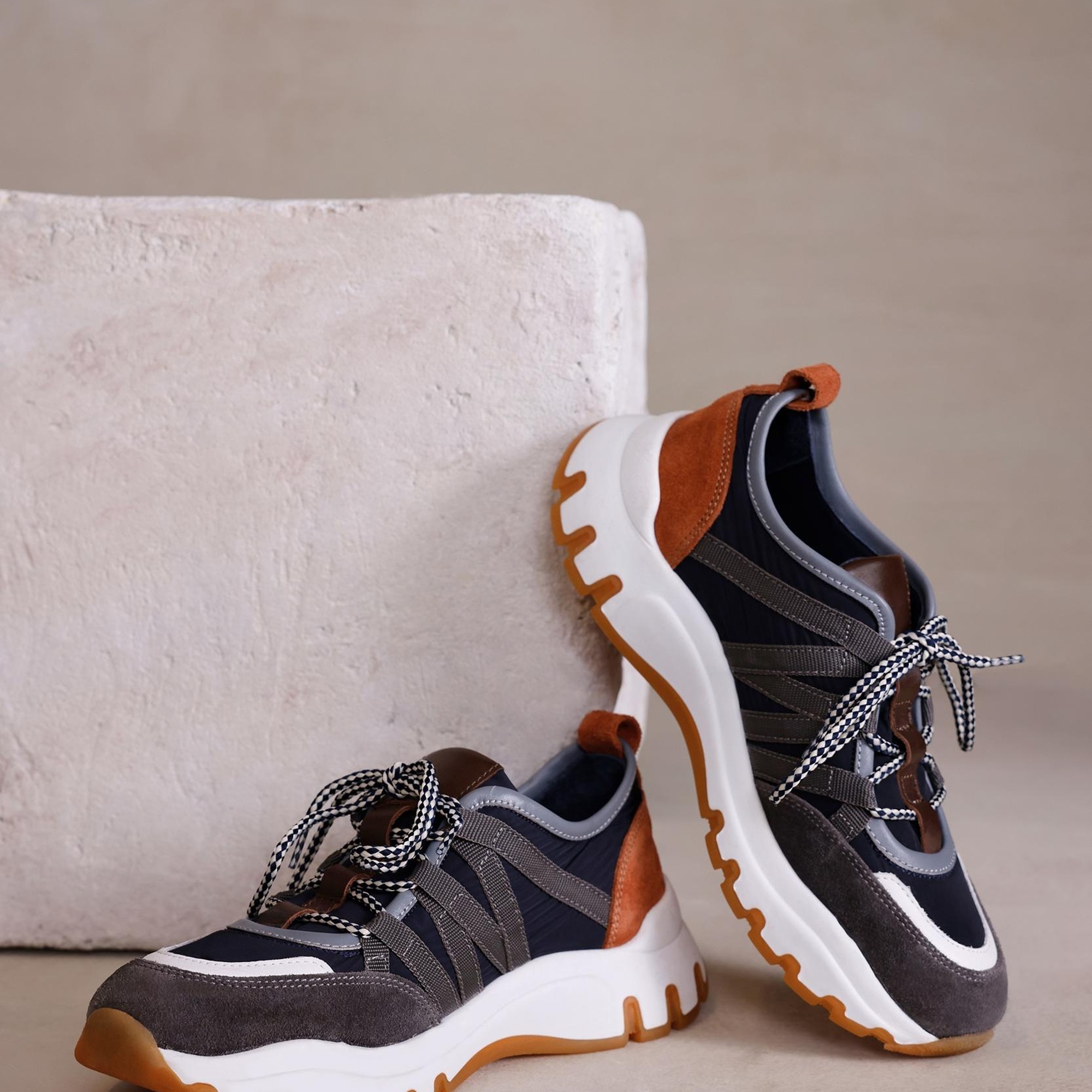 YARGICI Kalın Tabanlı Spor Ayakkabı