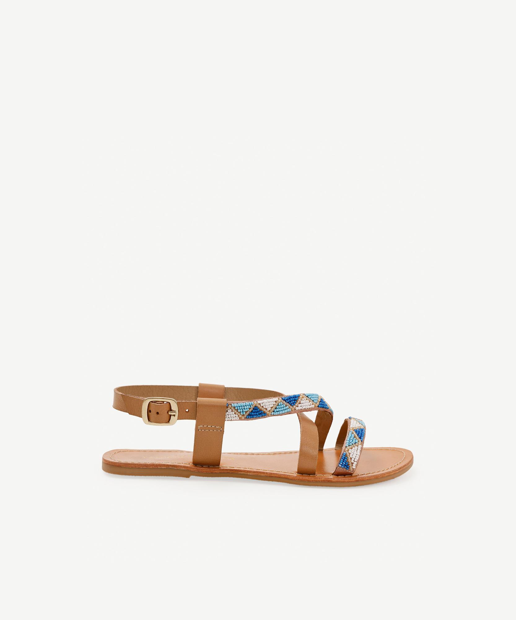  YARGICI Boncuk İşlemeli Deri Sandalet