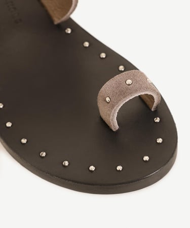  YARGICI Zımba Detaylı Deri Terlik