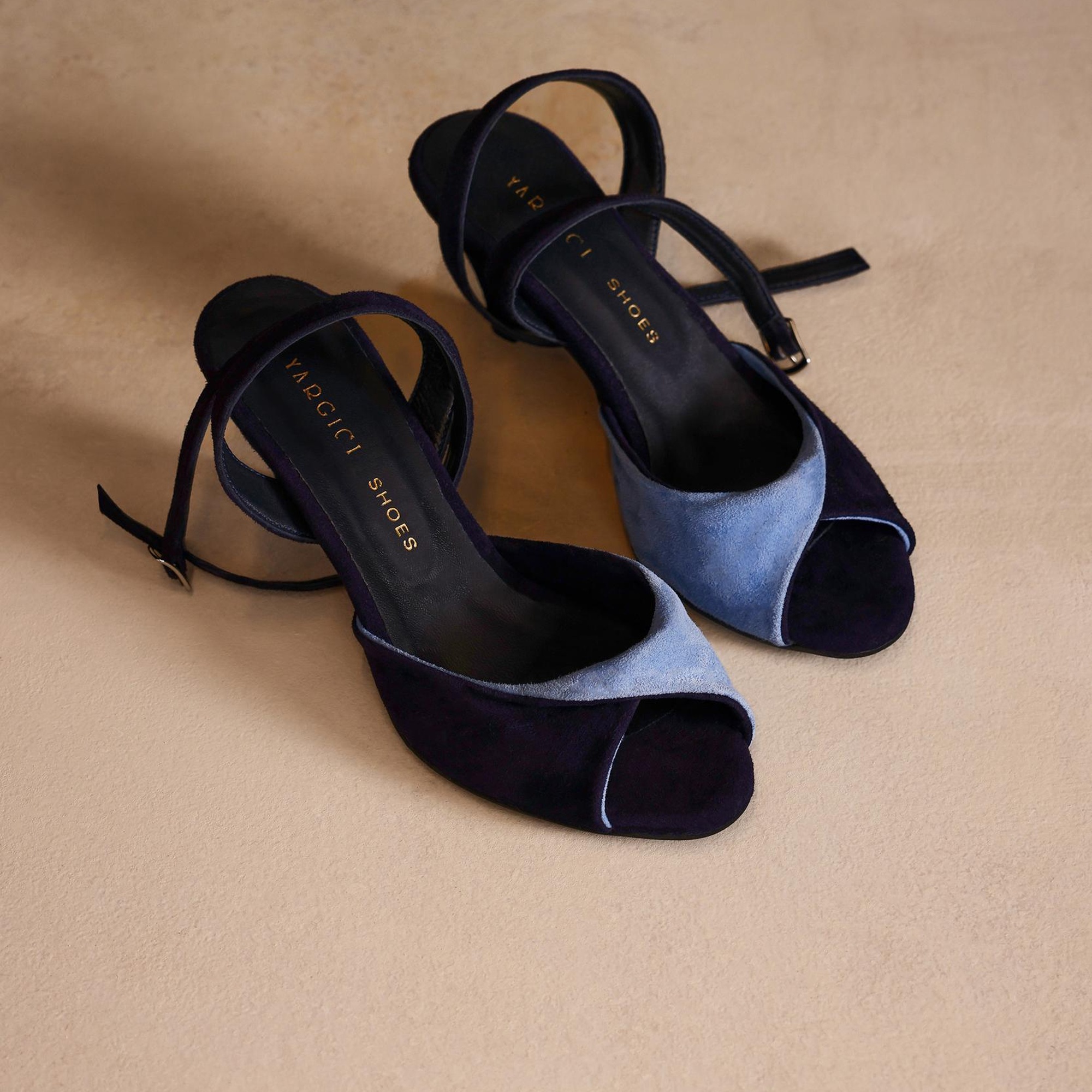 YARGICI Çapraz Renk Detaylı Deri Topuklu Ayakkabı