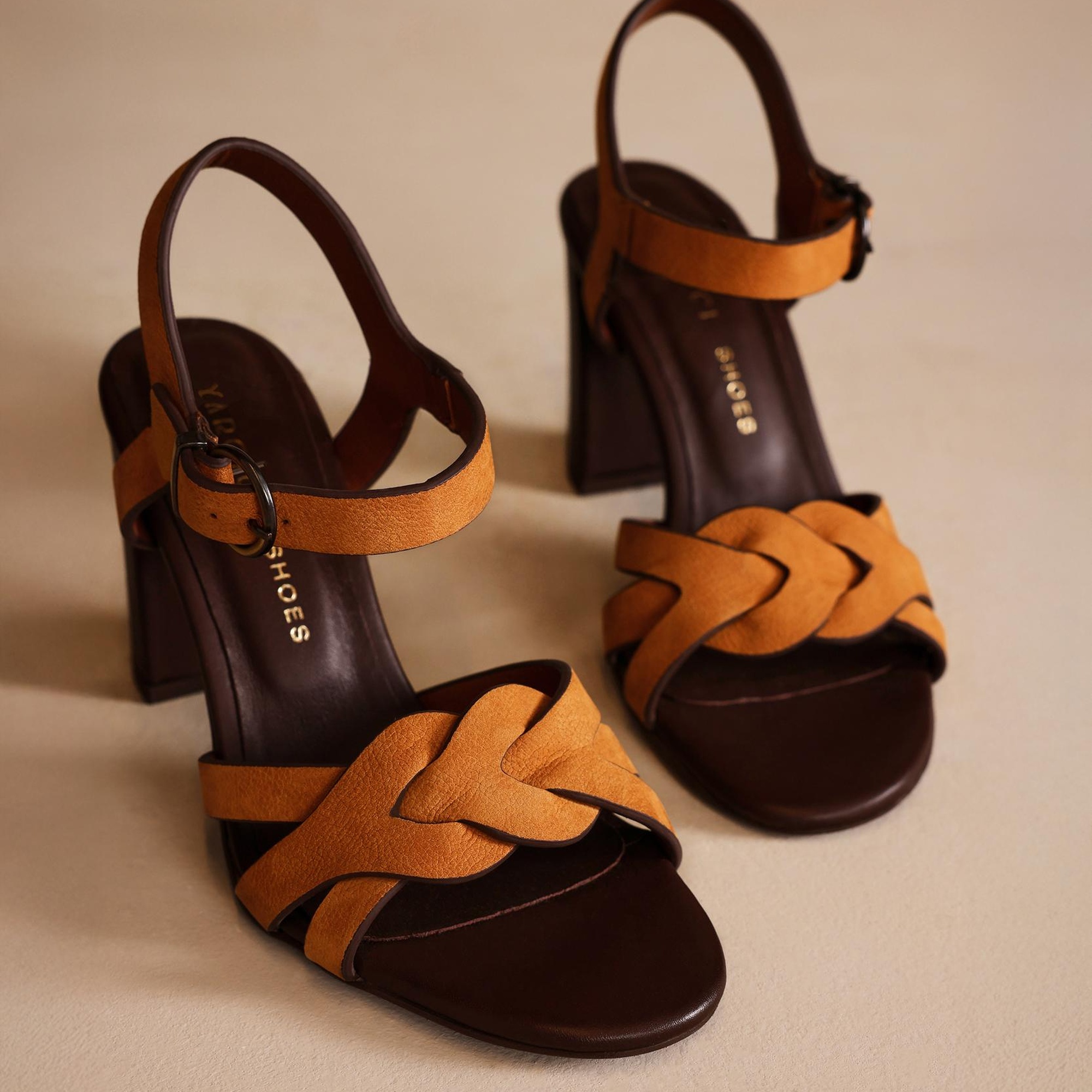 YARGICI Örgü Detaylı Deri Topuklu Ayakkabı