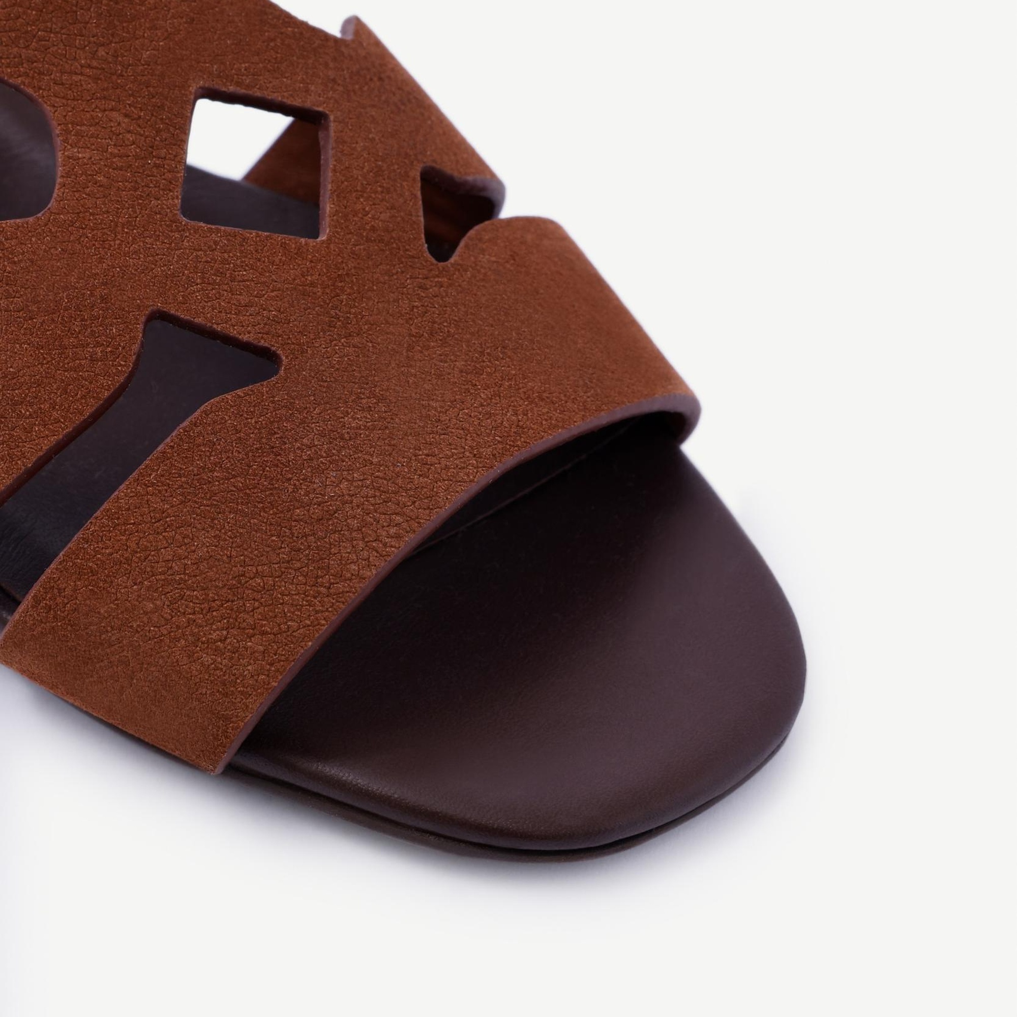 YARGICI Çapraz Bant Detaylı Deri Sandalet