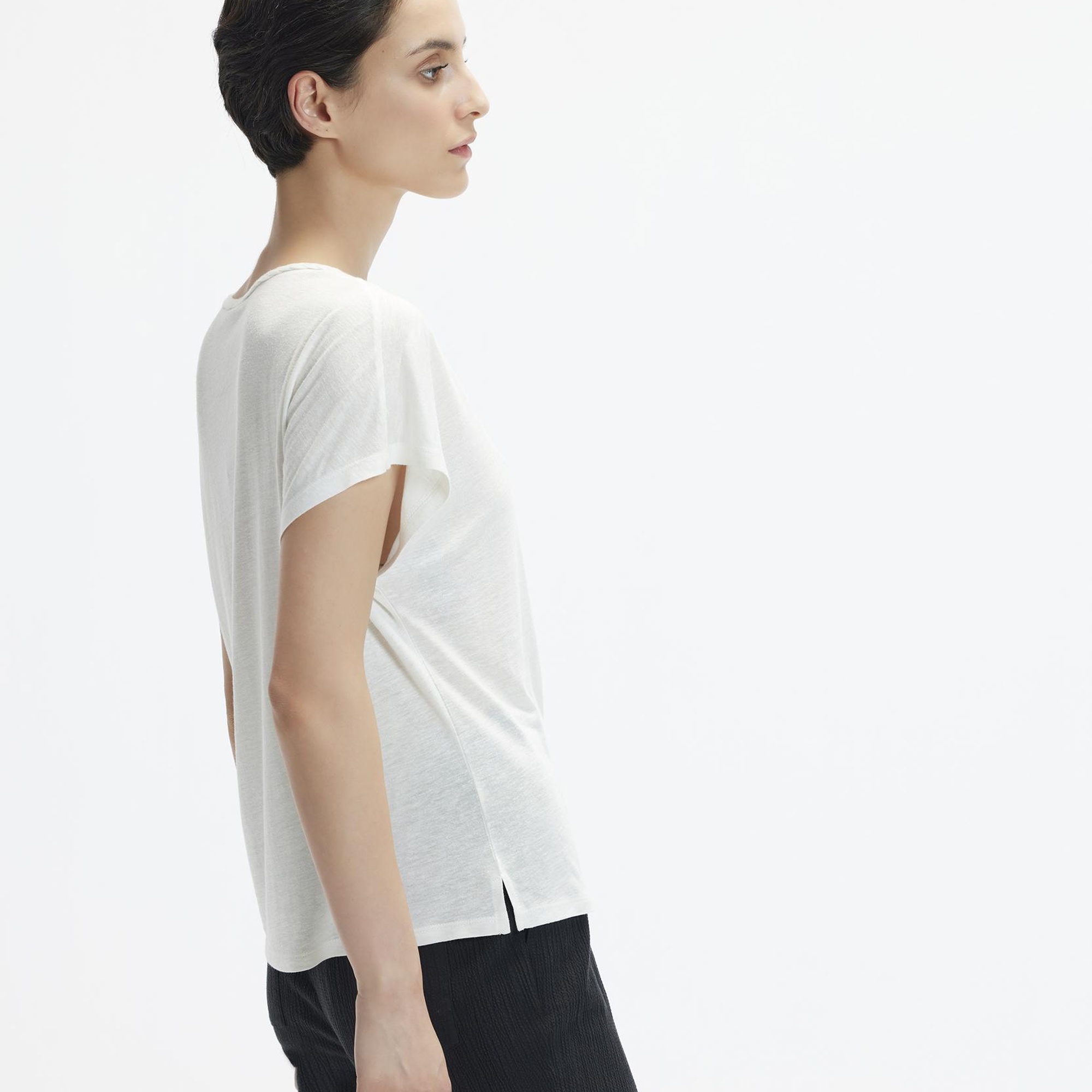 YARGICI Yaka Detaylı Kısa Kollu T-Shirt