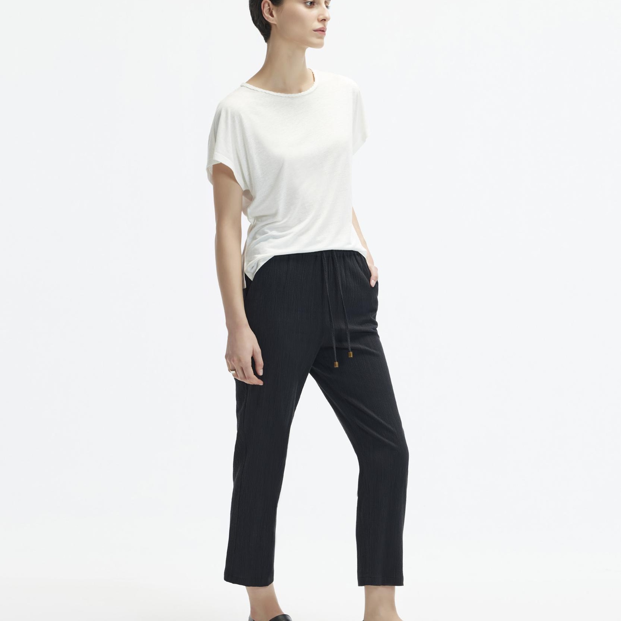 YARGICI Yaka Detaylı Kısa Kollu T-Shirt