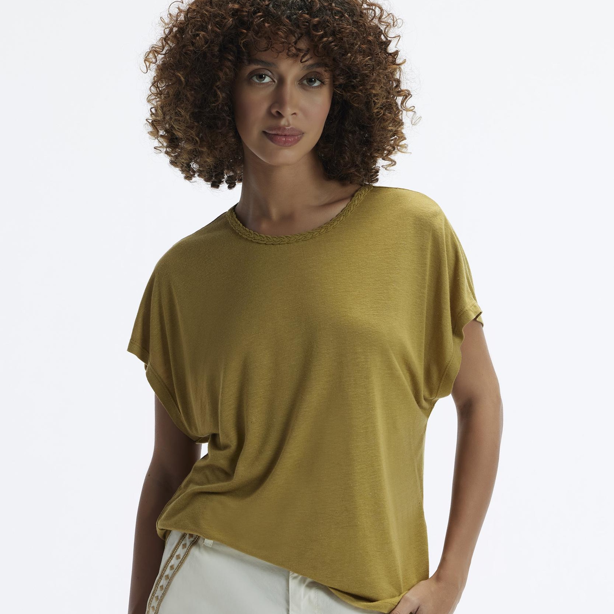 YARGICI Yaka Detaylı Kısa Kollu T-Shirt