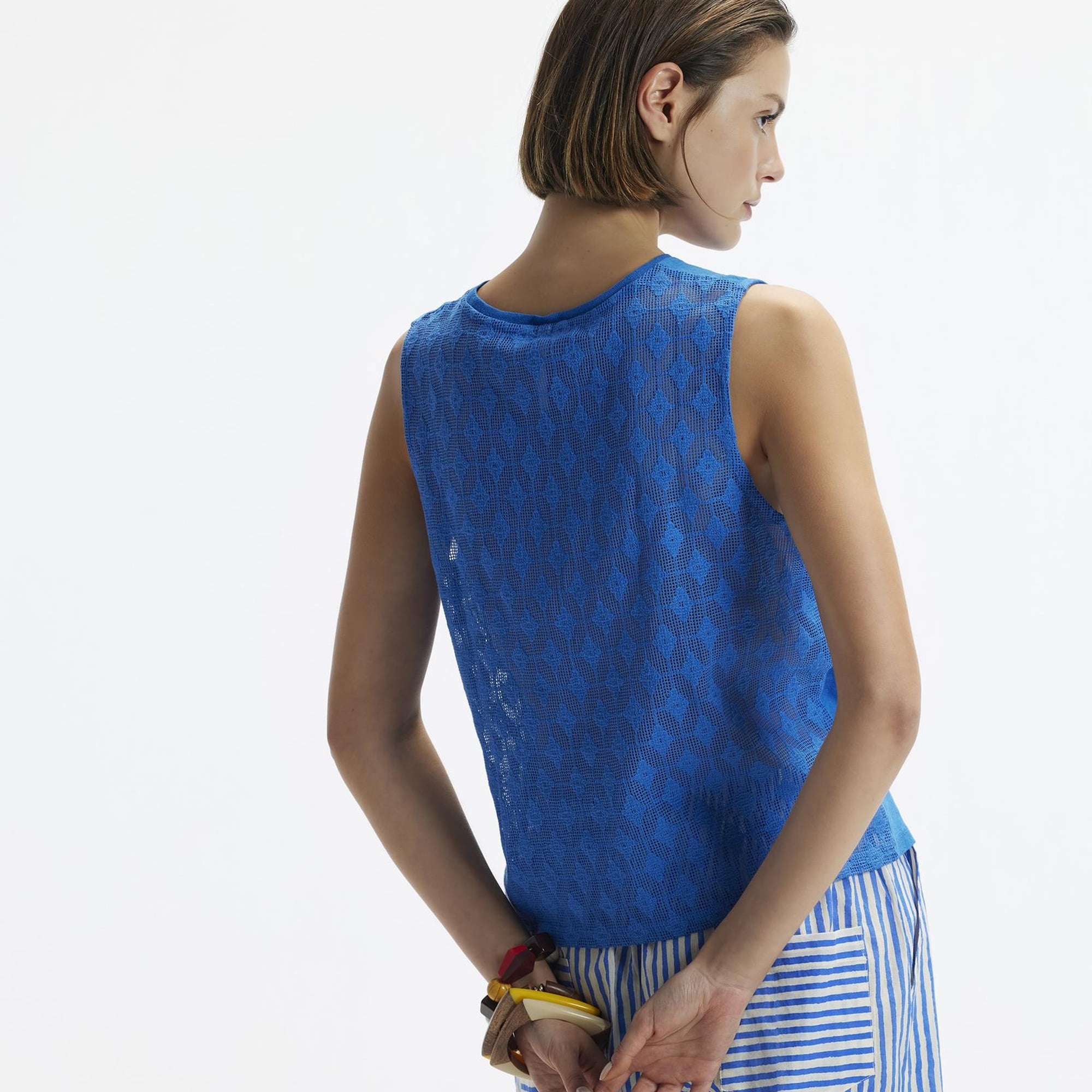 YARGICI Kolsuz Sırt Detaylı T-Shirt