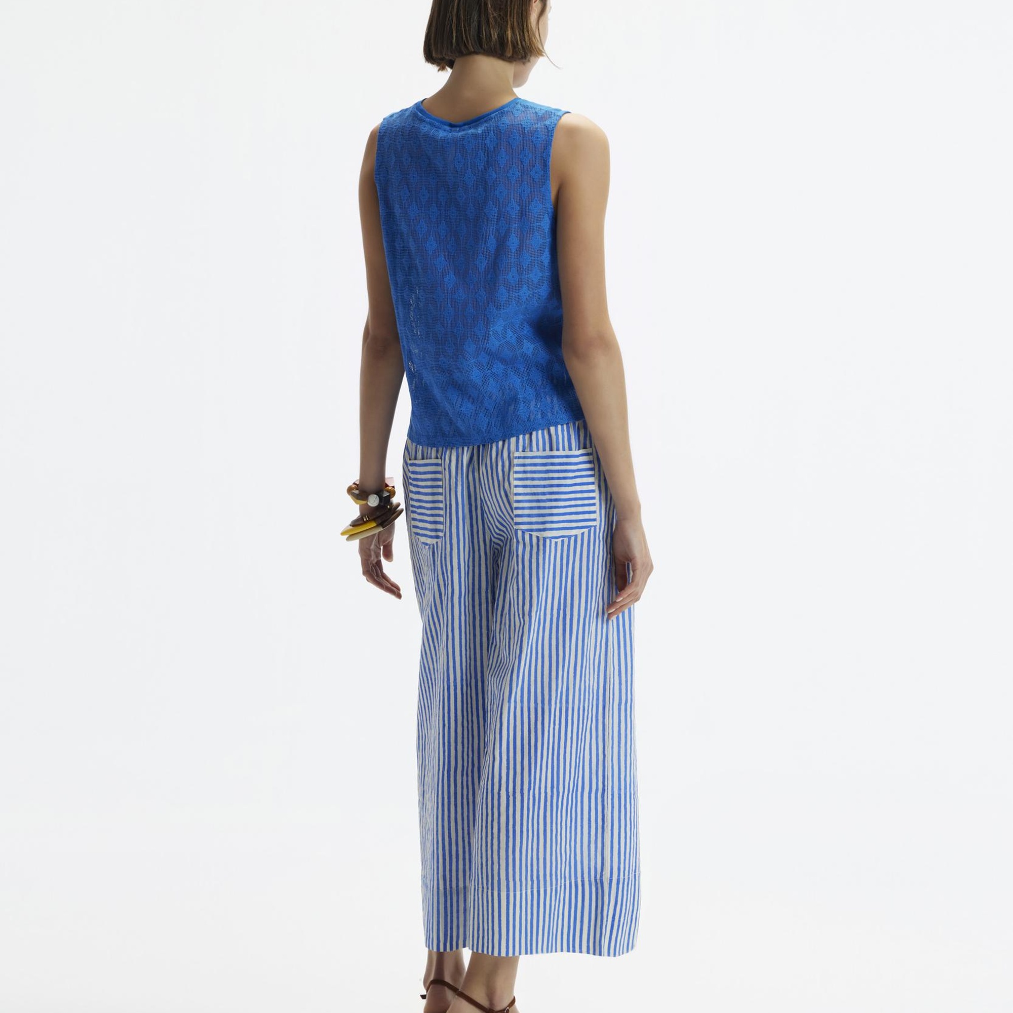 YARGICI Kolsuz Sırt Detaylı T-Shirt