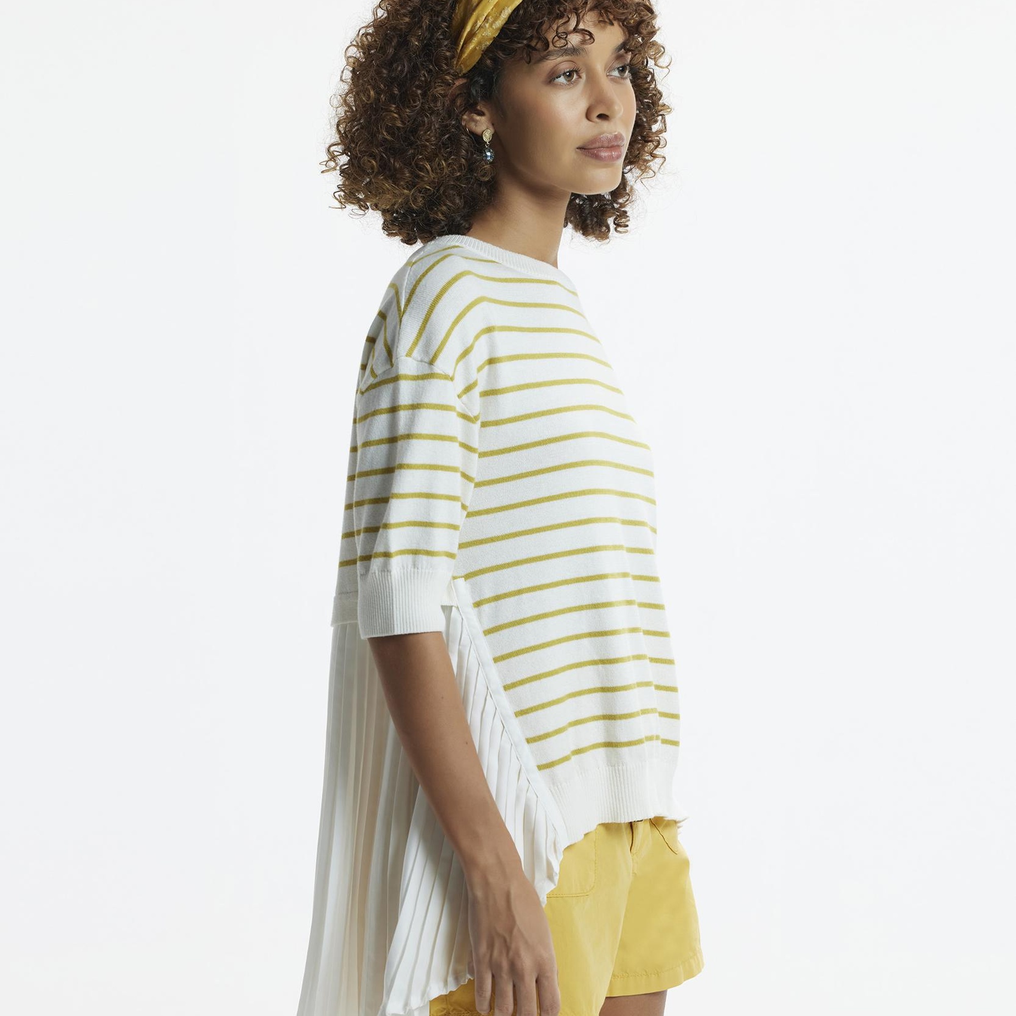 Plise Panelli Kısa Kol Triko