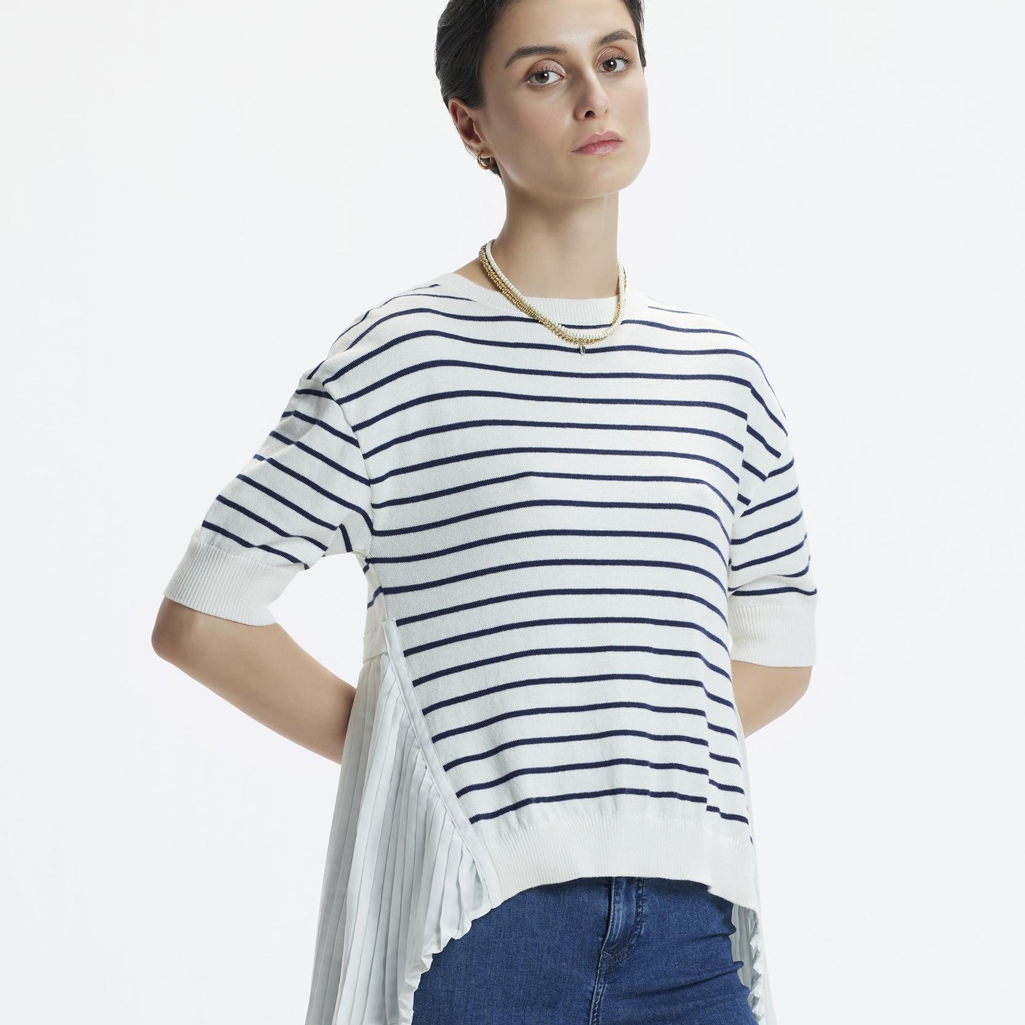 YARGICI Plise Panelli Kısa Kol Triko