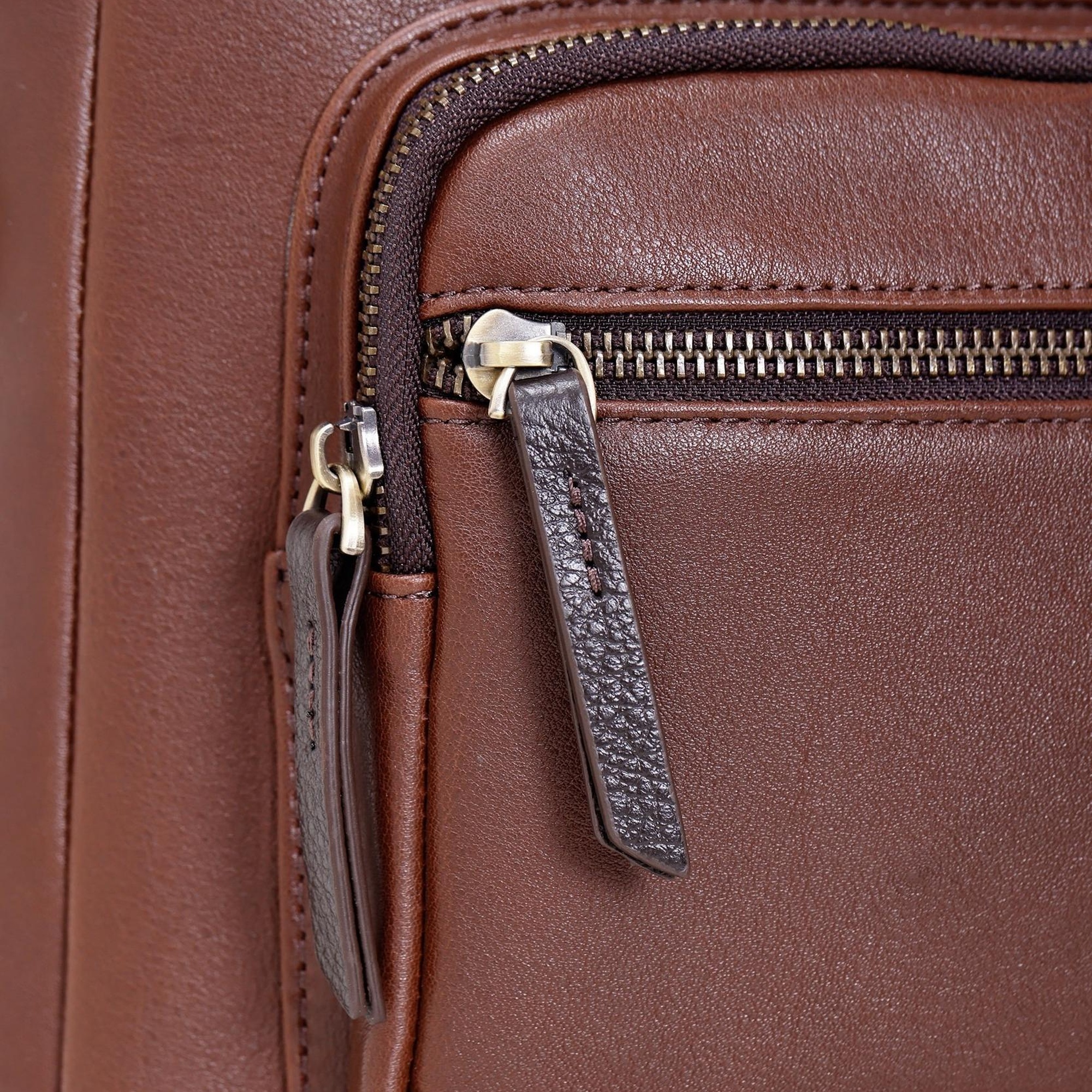 YARGICI Deri Detaylı Laptop Çantası