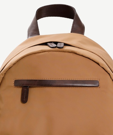  YARGICI Su Geçirmez Kumaş Detaylı Sırt Çantası